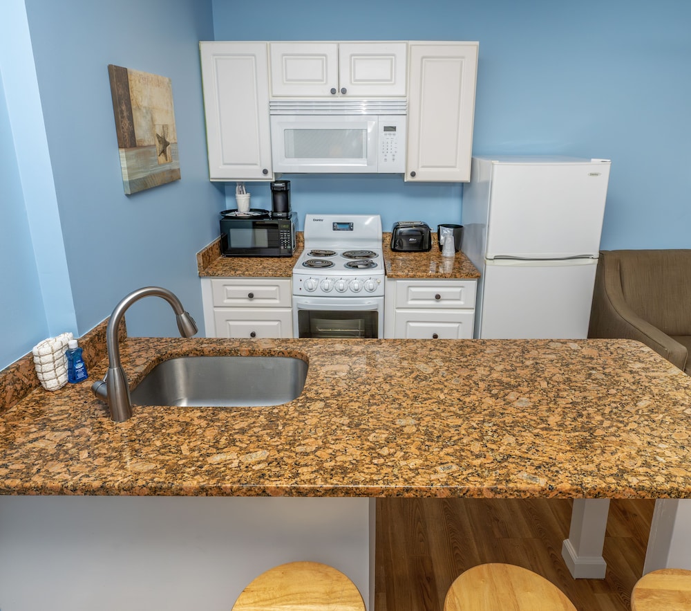 Commander Beach House Hotel - photo 27