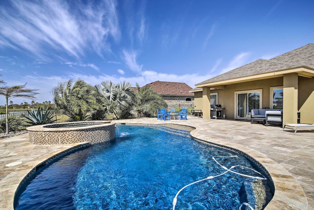 Laguna Vista Resort Style Home Private Pool and Spa in Laguna Vista, United States