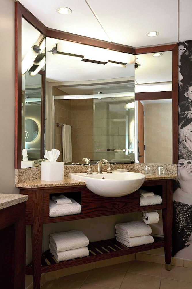 Renaissance Columbus Downtown Hotel - photo 24