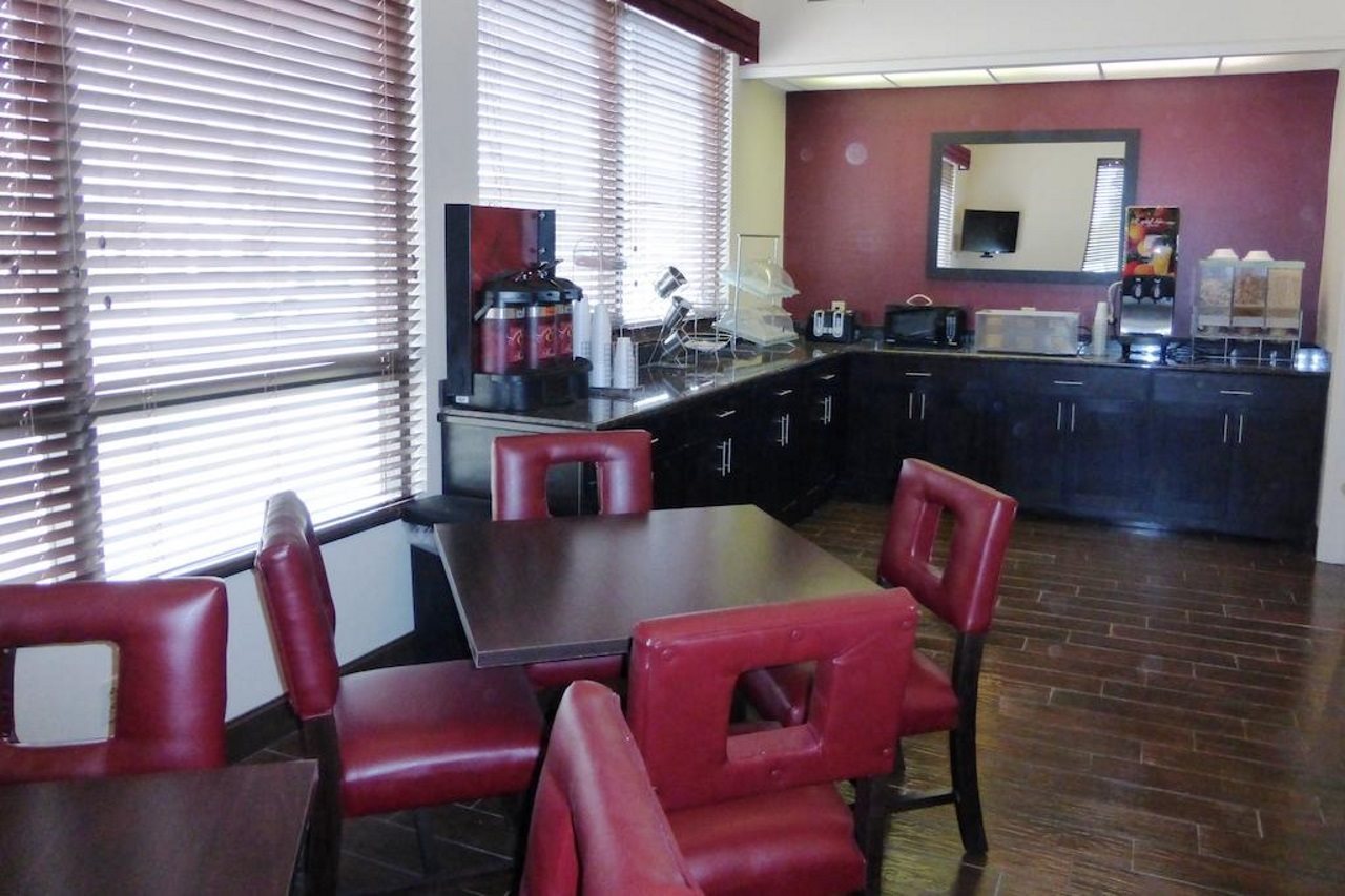Red Roof Inn PLUS & Suites Chattanooga Downtown - photo 6