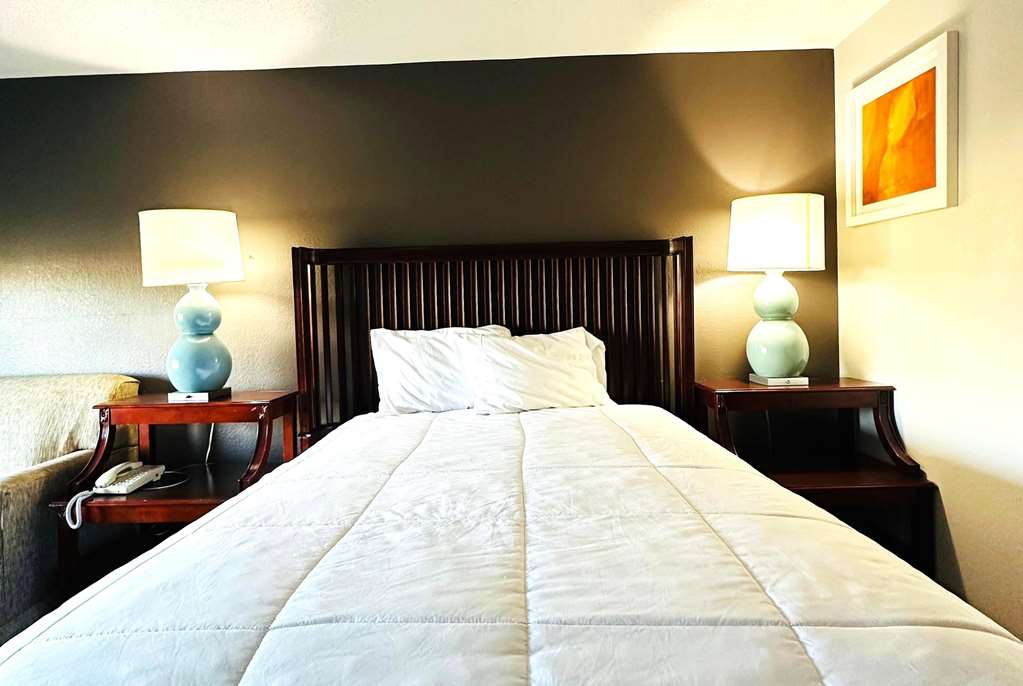 Baymont Inn and Suites by Wyndham Columbus Near OSU - photo 21