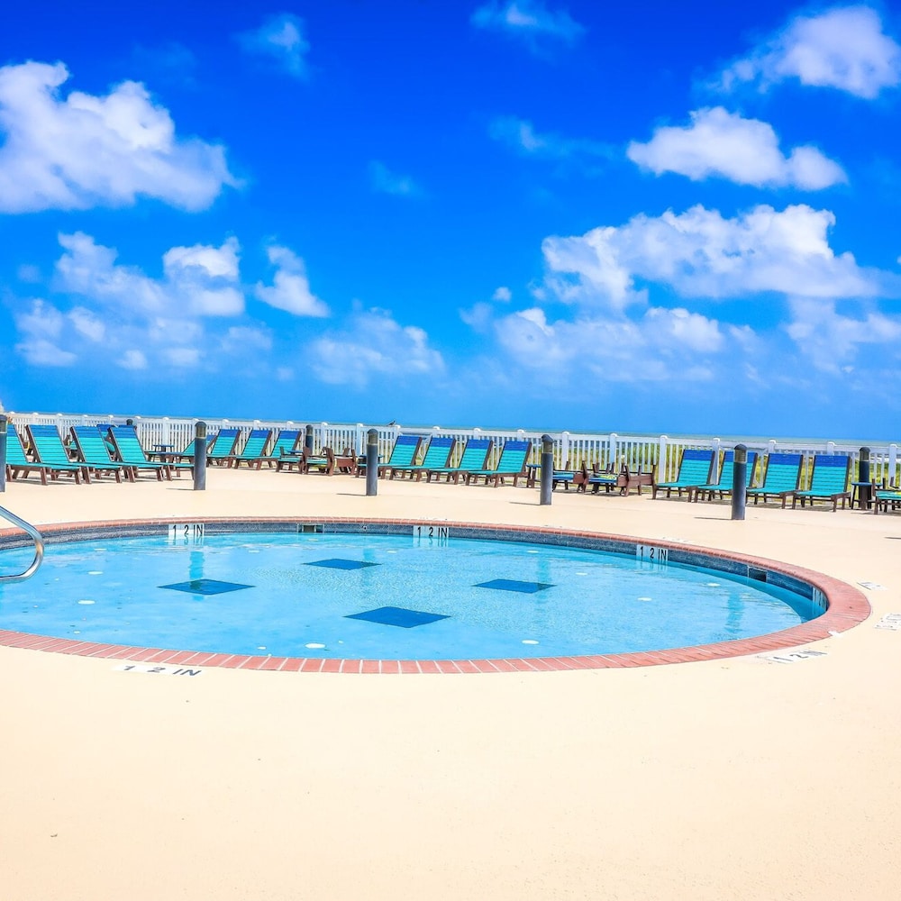 Resort Living on the Bay 2 bed 2 Bath Gorgeous Views Heated Infinity Pool Beach Access Galveston - photo 28
