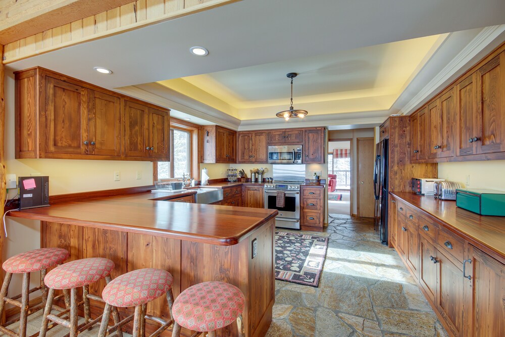 Big Sky Condo w Mountain Views 1 Mi to Resort - photo 5