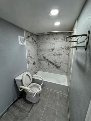 River Palm Hotel - photo 18