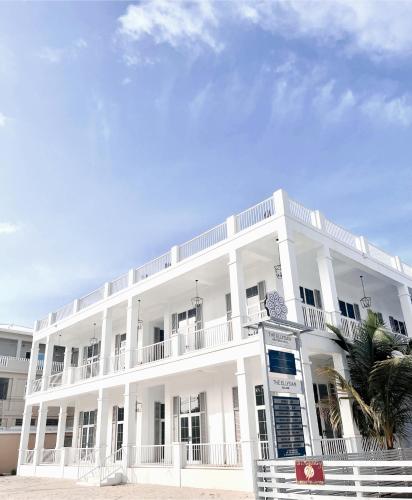 The Ellysian Apartments — 4-Star Luxury Hotel in Placencia, Belize