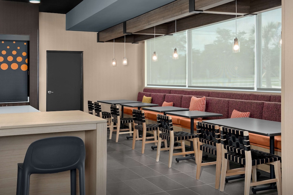 Tru by Hilton Jacksonville Airport I 95 - photo 44