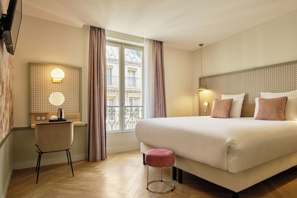 Hotel Cervantes by HappyCulture