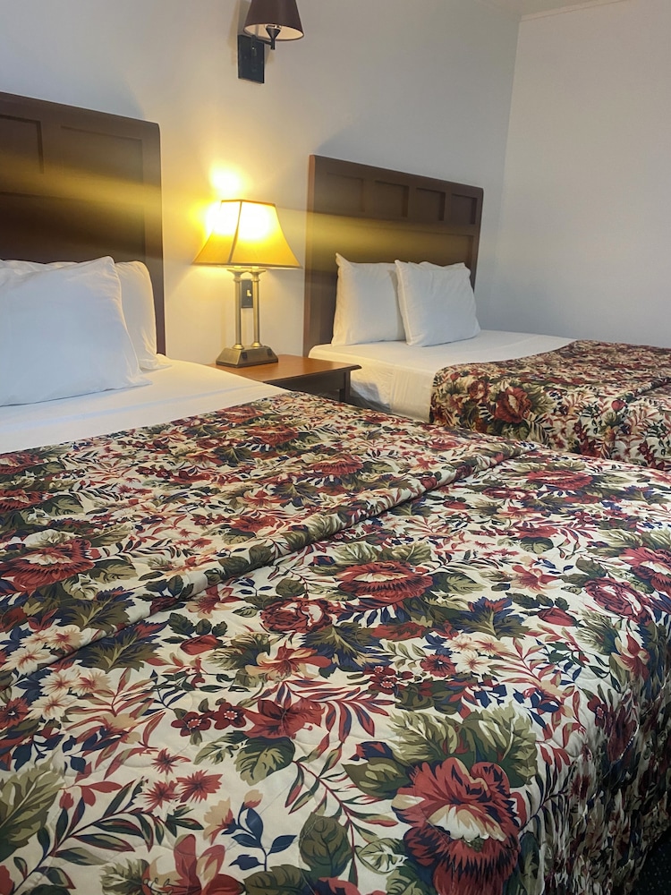 Barberry Court Motel - photo 17