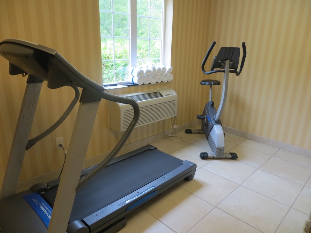 Cobblestone Inn & Suites Brillion - photo 32