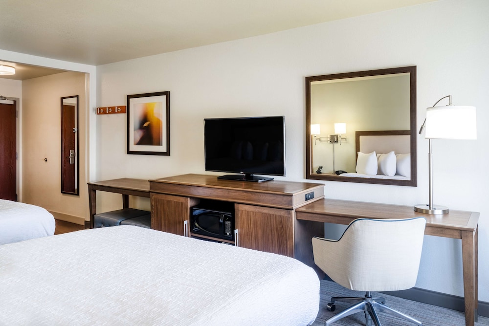 Hampton Inn by Hilton Irvine East Lake Forest - photo 17