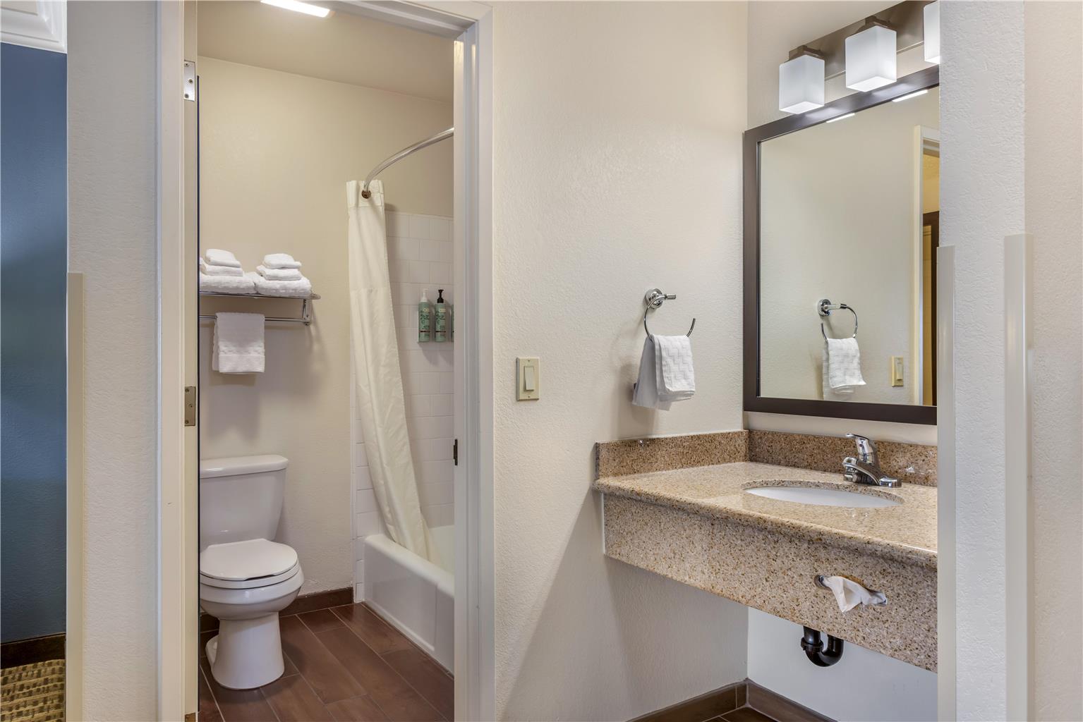 Best Western Town & Country Lodge - photo 36