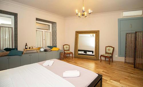 Charming 1BR Apartment with Balcony By Wehost