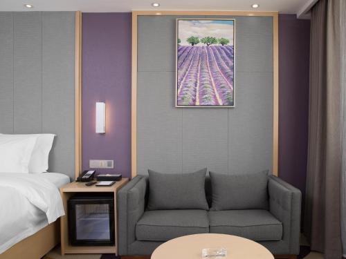 Lavande Hotel Yangchun Donghu in Yangjiang, People's Republic of China