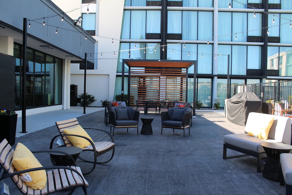 Staybridge Suites Dallas Market Ctr Love Field by IHG - photo 44