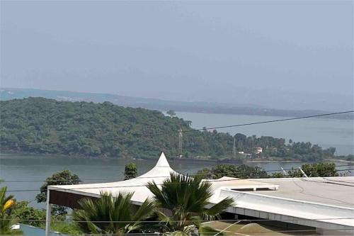 1 BHK Sunrise & Seaside Solitude — 4-Star Luxury Hotel in Mormugao, India