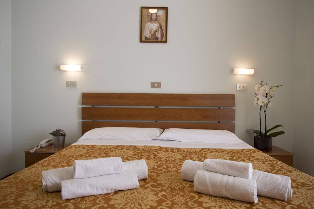 Hotel Anna Gabicce Mare — 4-Star Luxury Hotel in Gabicce Mare, Italy