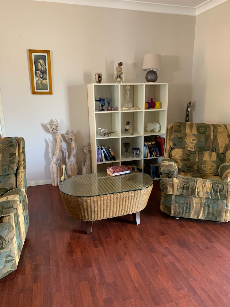 Almaden Country Rooms — hotel in Mareeba
