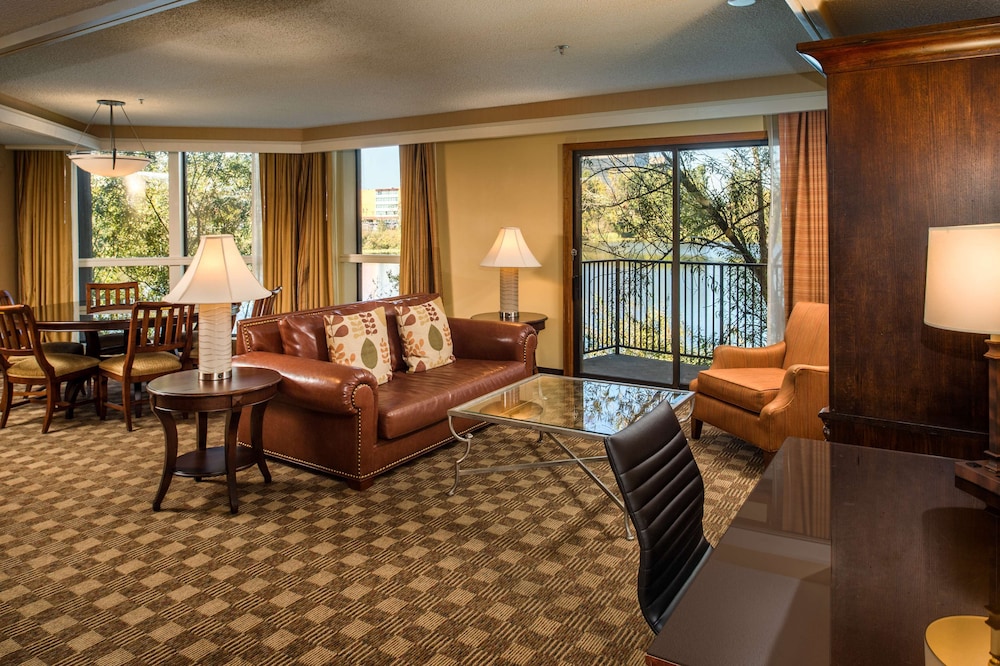 DoubleTree by Hilton Seattle Airport - photo 17