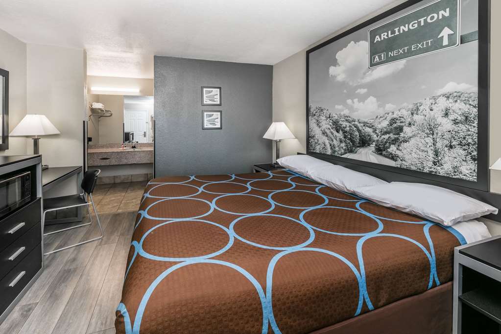 Super 8 by Wyndham Arlington Near AT&T Stadium - photo 13