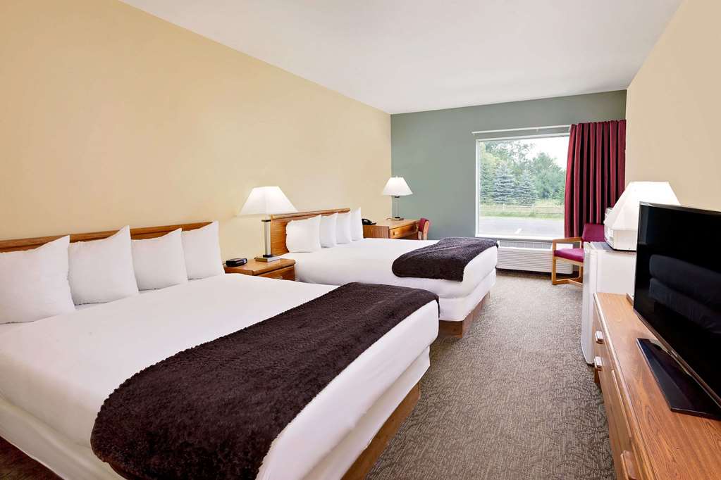 Days Inn by Wyndham Cadillac - photo 6