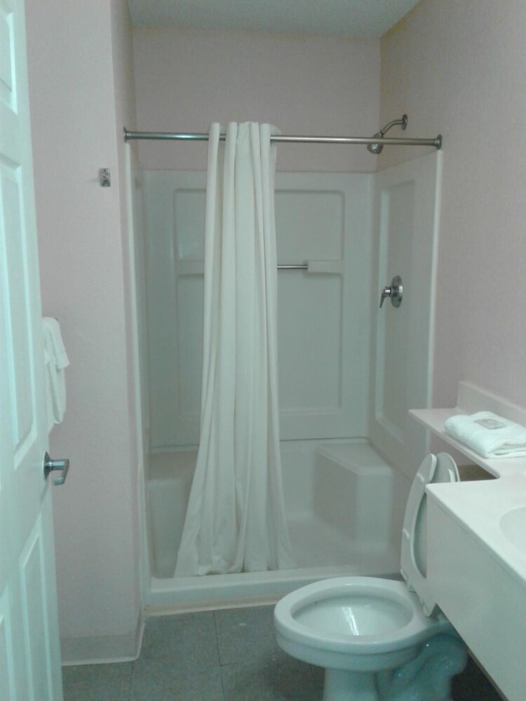 InTown Suites San Antonio East - photo 16