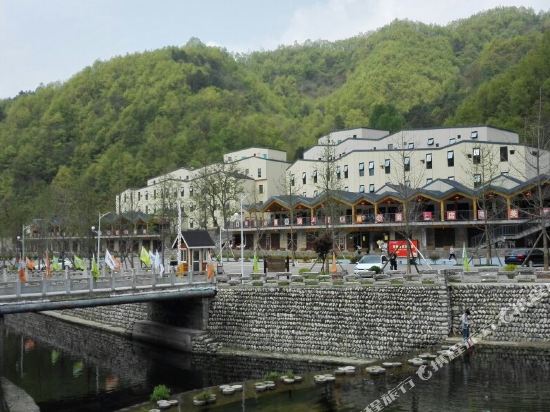 Jingli Hotel — hotel in Qianyou