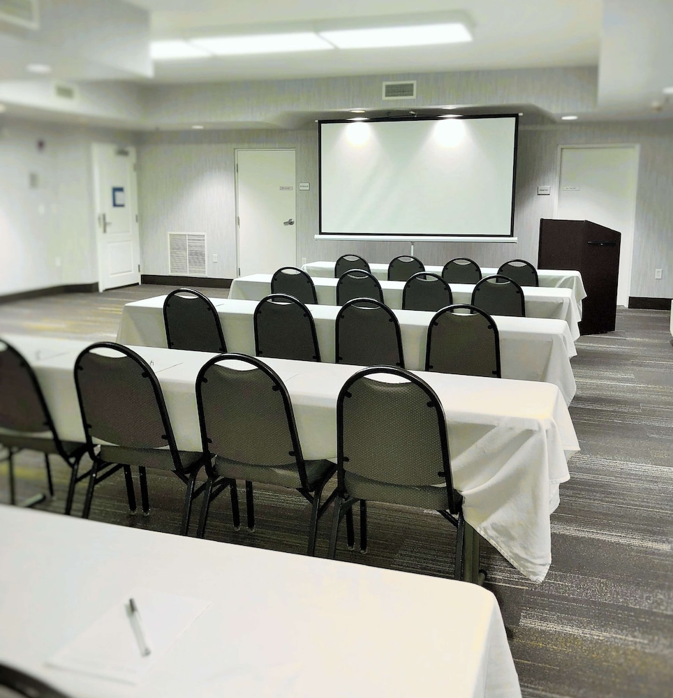 Hampton Inn Williamsport Downtown - photo 19
