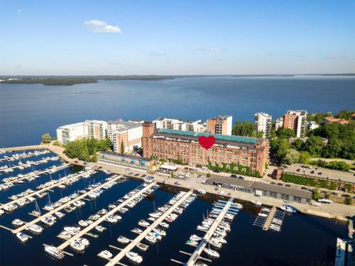 Upea loftsuite järvinäkymä wifi sauna & spa — 4-Star Luxury Hotel in Tampere, Finland