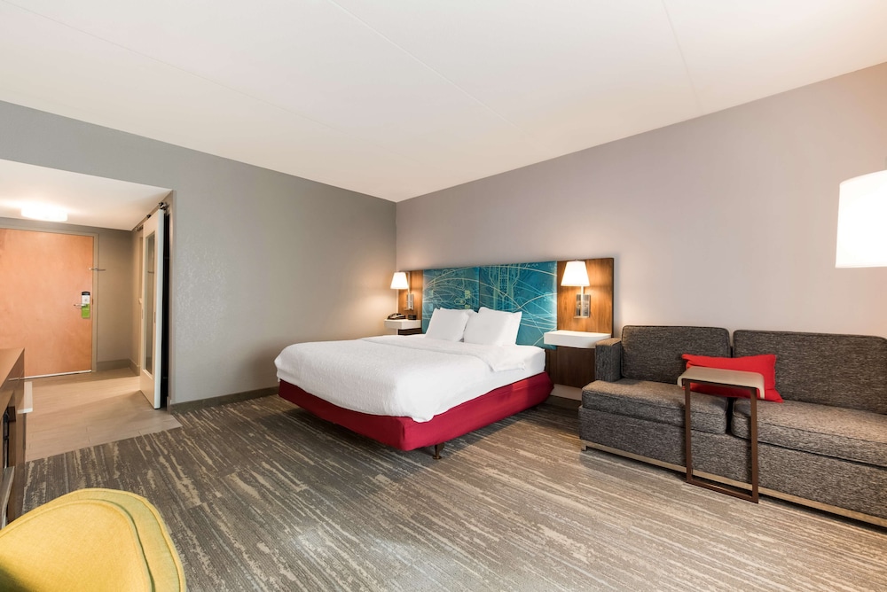 Hampton Inn & Suites Charlotte Airport - photo 23