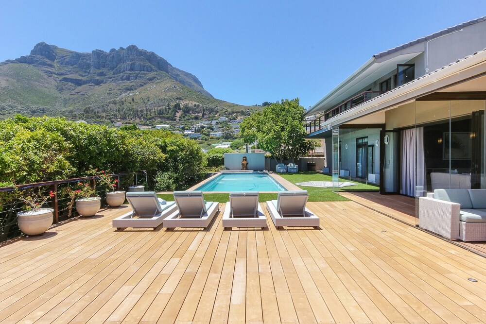 Copacabana Five Bedroom Villa Sleeps 10 — 4-Star Luxury Hotel in Cape Town, South Africa