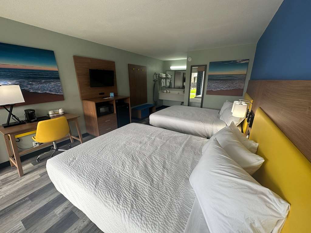Days Inn & Suites by Wyndham Jennings - photo 19