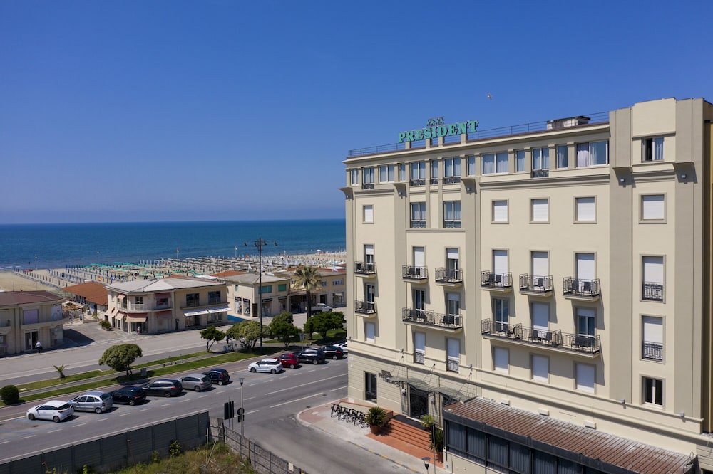 Hotel President — 4-Star Luxury Hotel in Viareggio, Italy