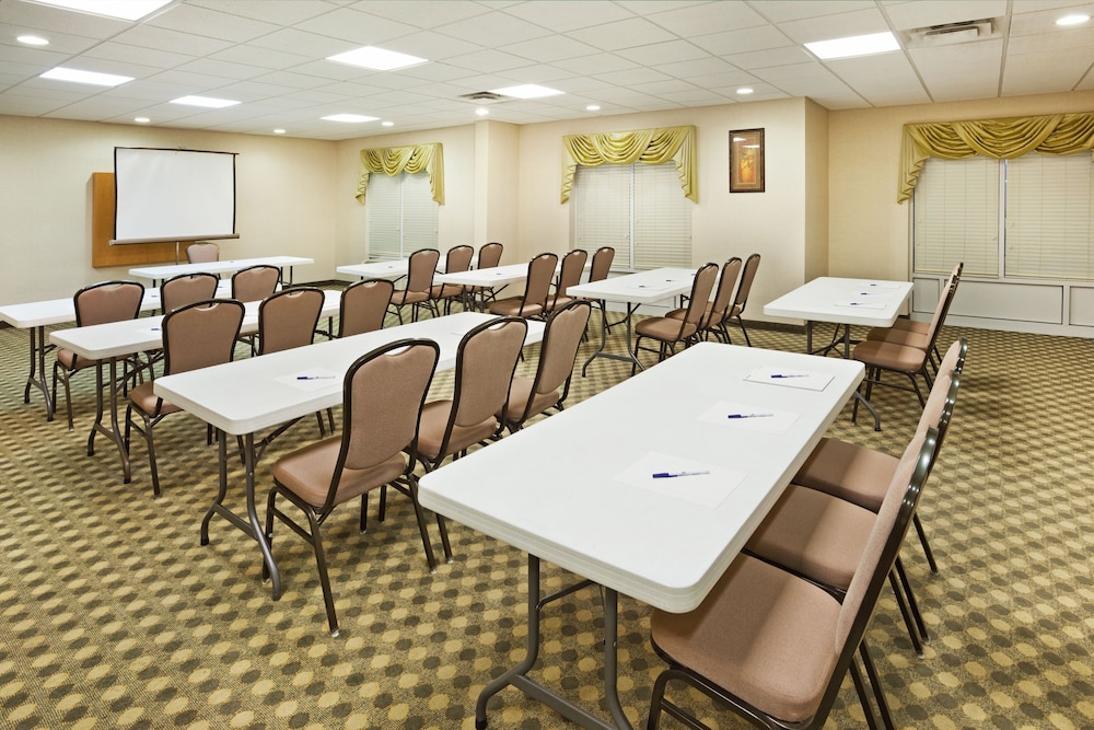 Holiday Inn Express & Suites London by IHG - photo 38