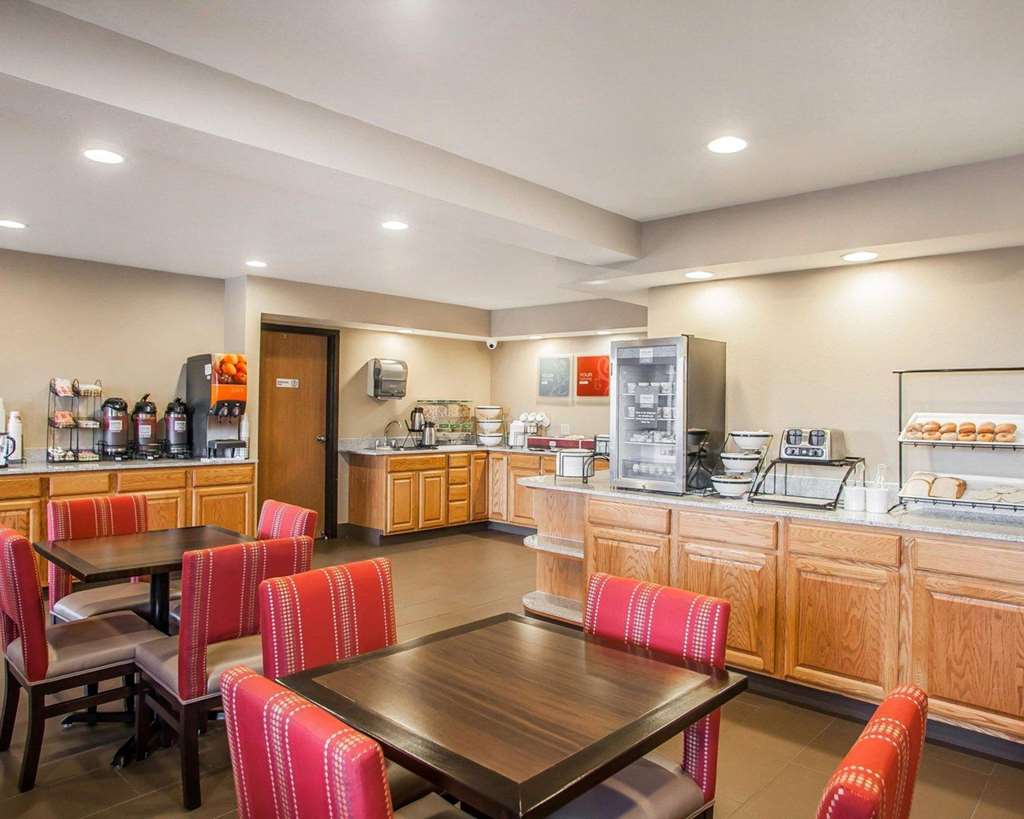 Comfort Inn Marshalltown South - photo 26