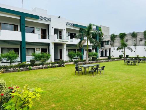 Hotel Whistling Greens