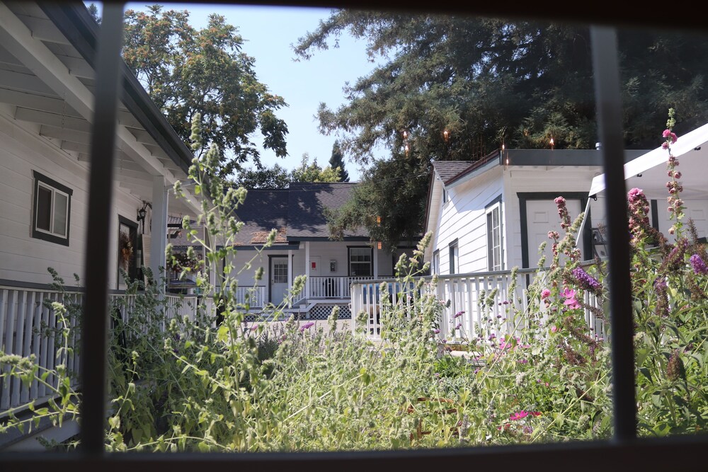 Sierra Mountain Inn - photo 65