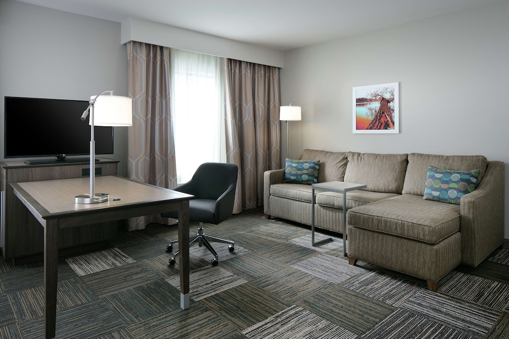 Hampton Inn & Suites Minooka - photo 13
