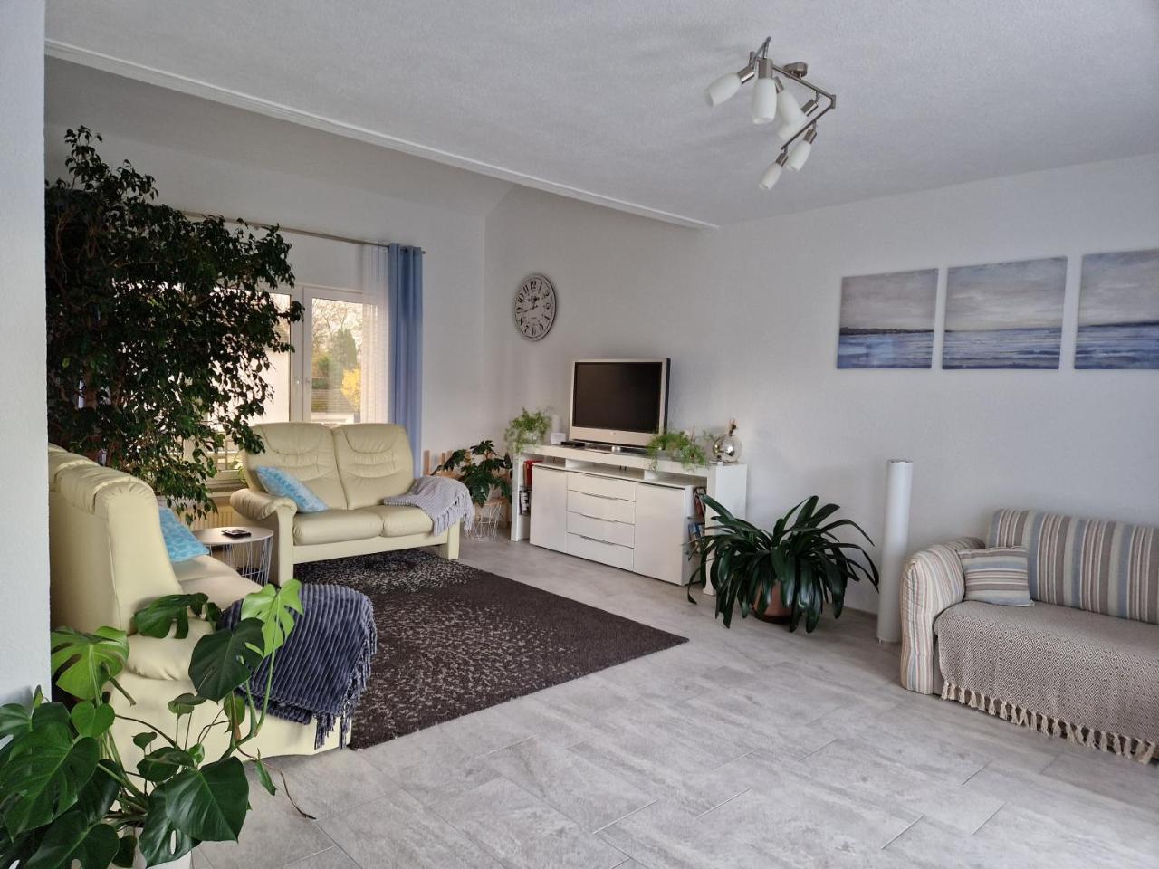 FeWo mit Terrasse Neuwied & Koblenz — 4-Star Luxury Hotel in Neuwied, Germany