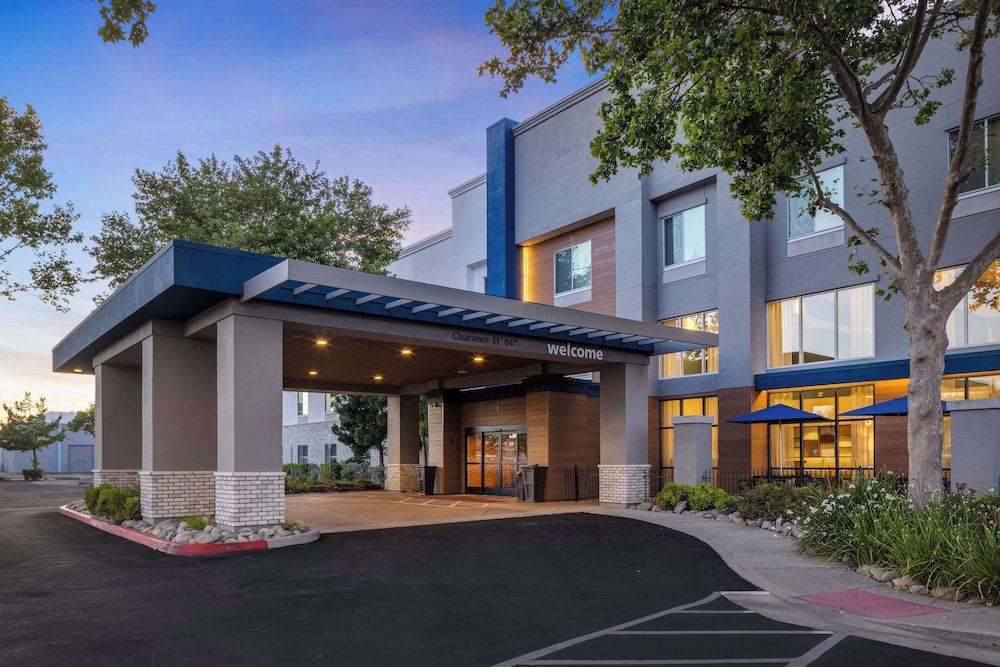 Hampton Inn & Suites Yuba City - photo 32