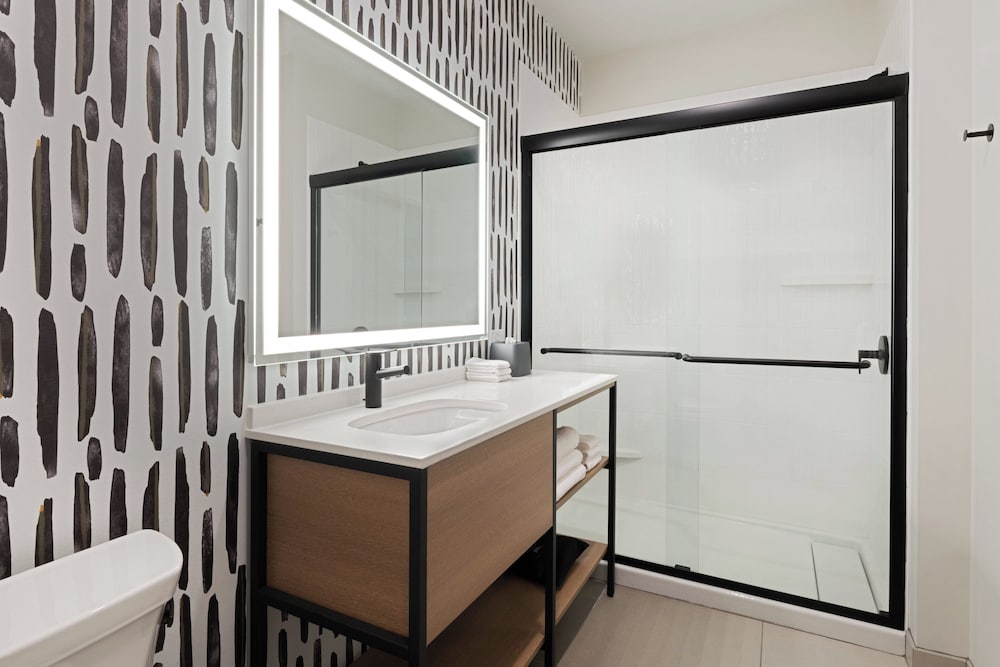 Atwell Suites Kansas City Airport by IHG - photo 15