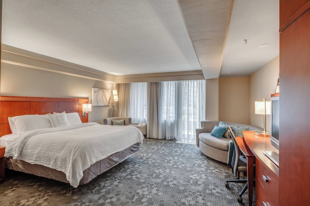 Courtyard by Marriott Jacksonville Beach Oceanfront - photo 12
