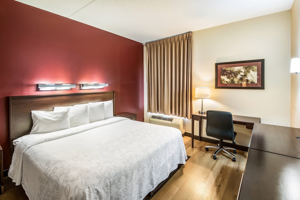 Red Roof Inn PLUS Long Island Garden City - photo 14