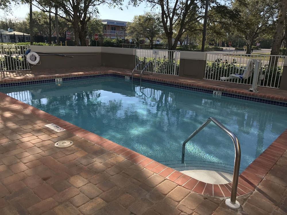Holiday Inn Express Naples South I 75 by IHG - photo 24
