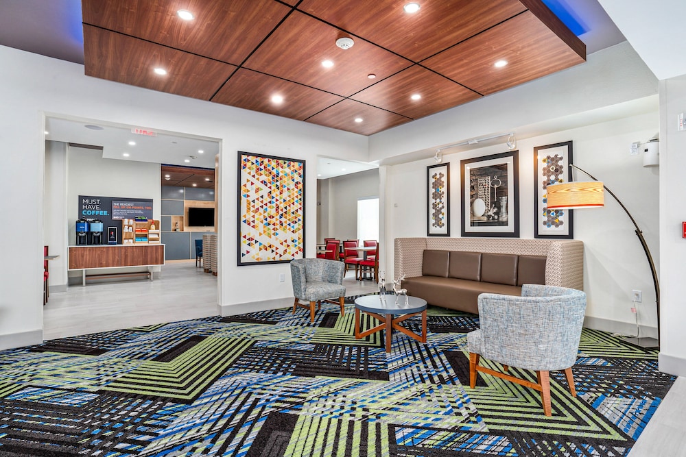 Holiday Inn Express Suites Van Buren Ft Smith Area by IHG - photo 77
