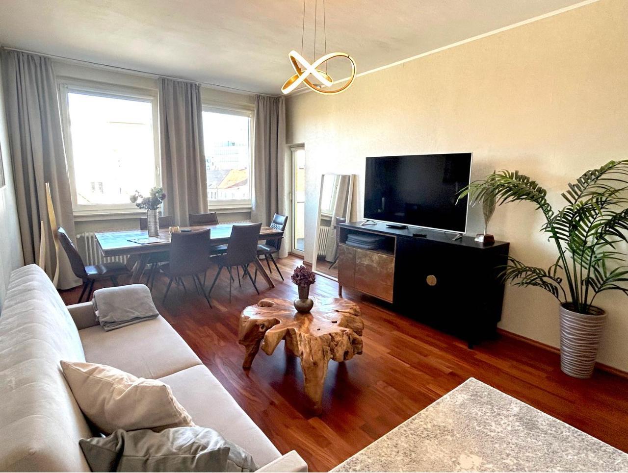 Ed Groe Moderne Wohnung In Zentraler Lage Mit Balkon Lift Und Parkplatz — Hannover
