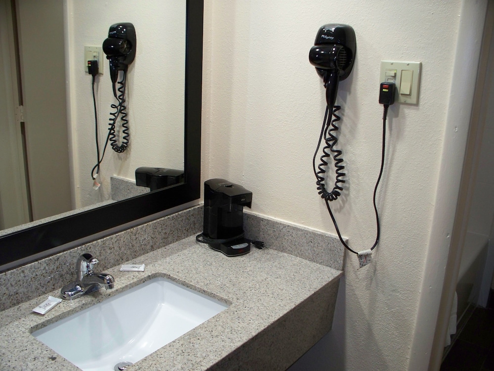 Bluegrass Inn - photo 26