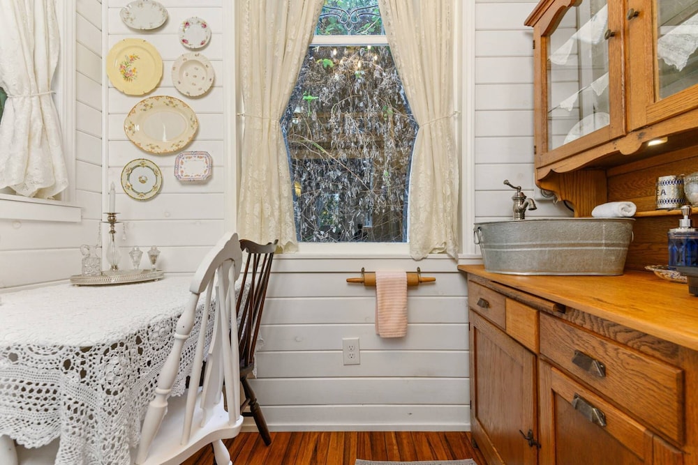 Tiny Digs Hotel of Tiny Houses - photo 29