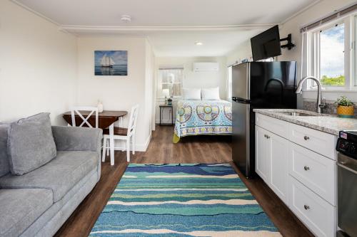 Truro Beach Cottages - photo 82