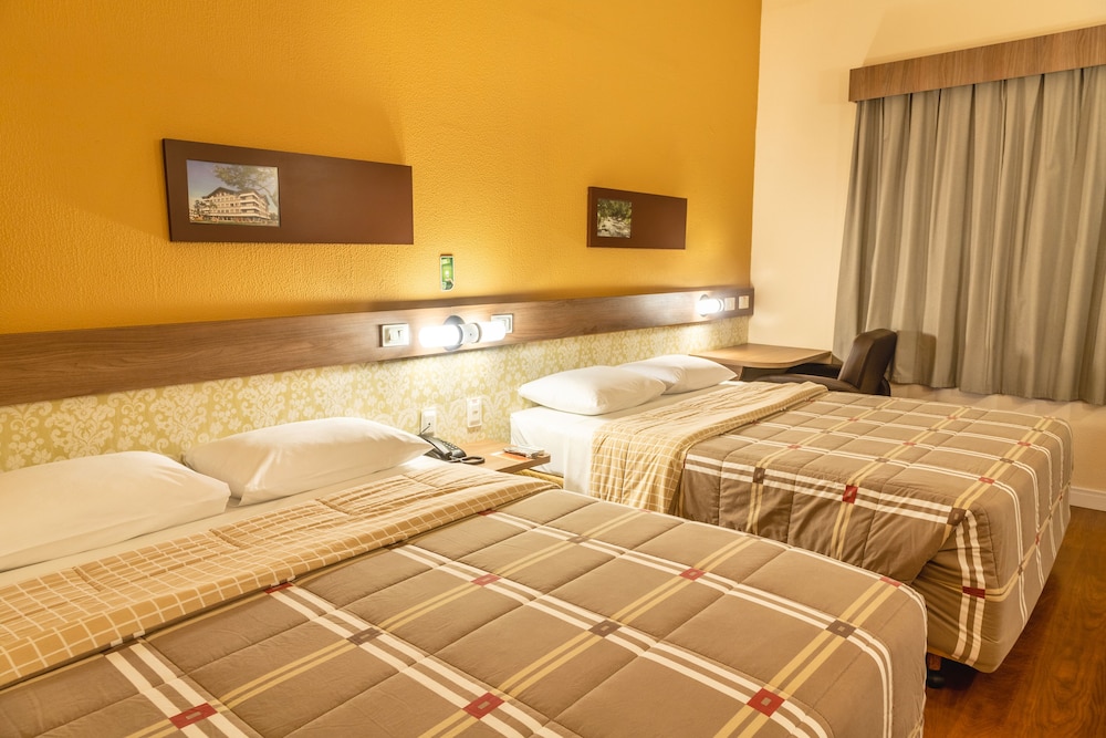 Hotel 10 Blumenau — hotel in Blumenau