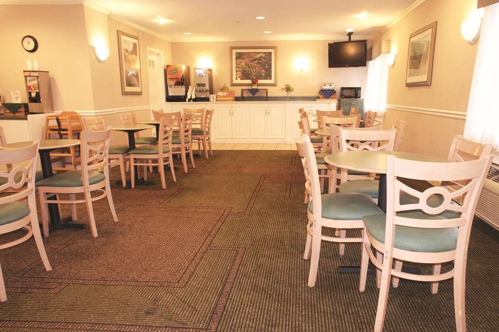 La Quinta Inn by Wyndham Detroit Canton - photo 34